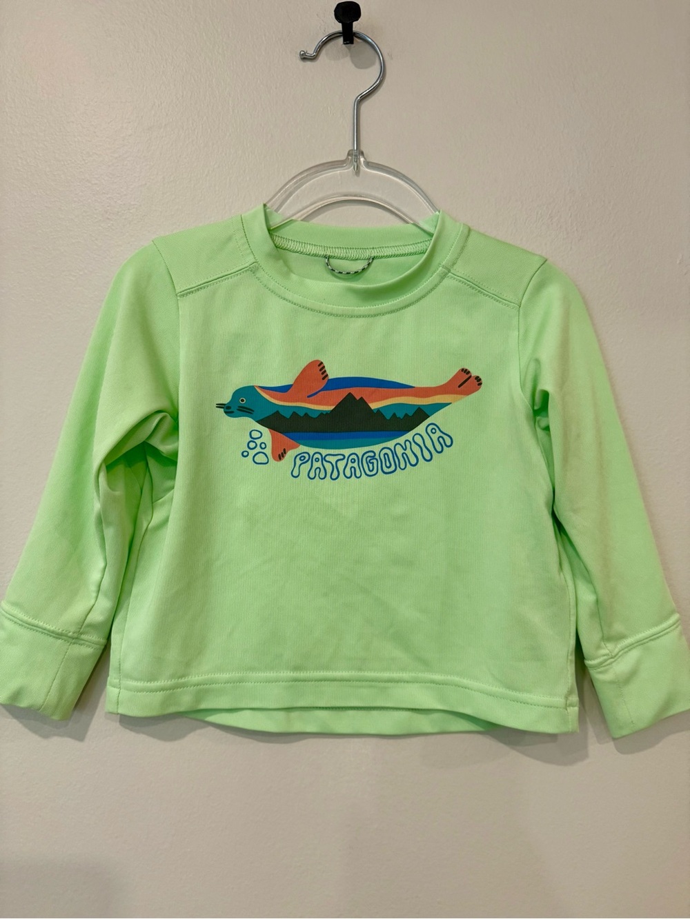 Patagonia Bright Green Kids Capilene Silkwweight Top Flipper Flitz Seal